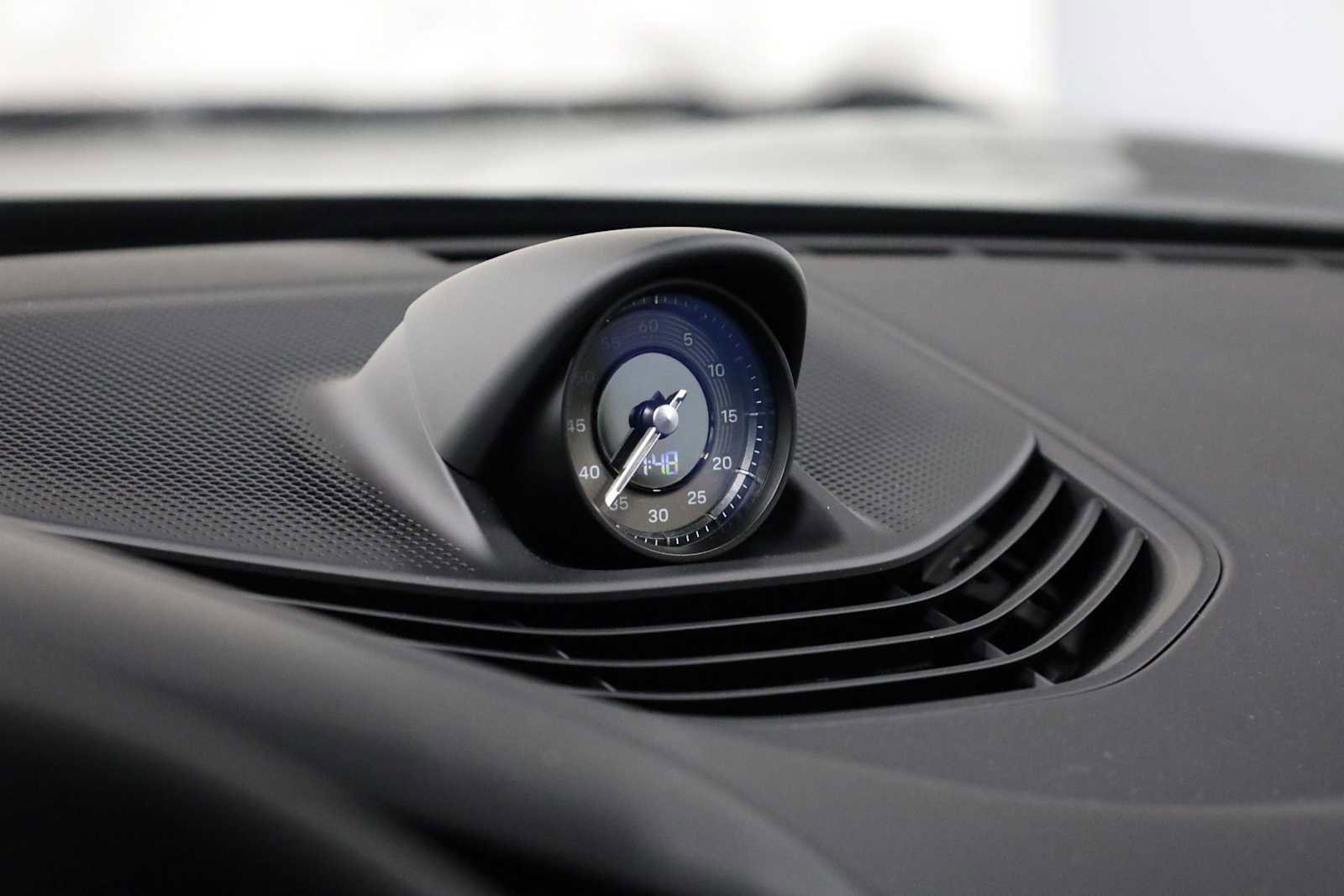 New 2025 Porsche Taycan Turbo image 18