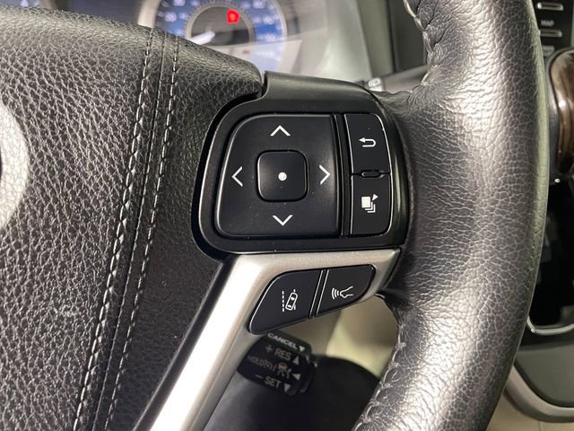 Used 2020 Toyota Sienna XLE w/ XLE Navigation Package FWD image 8