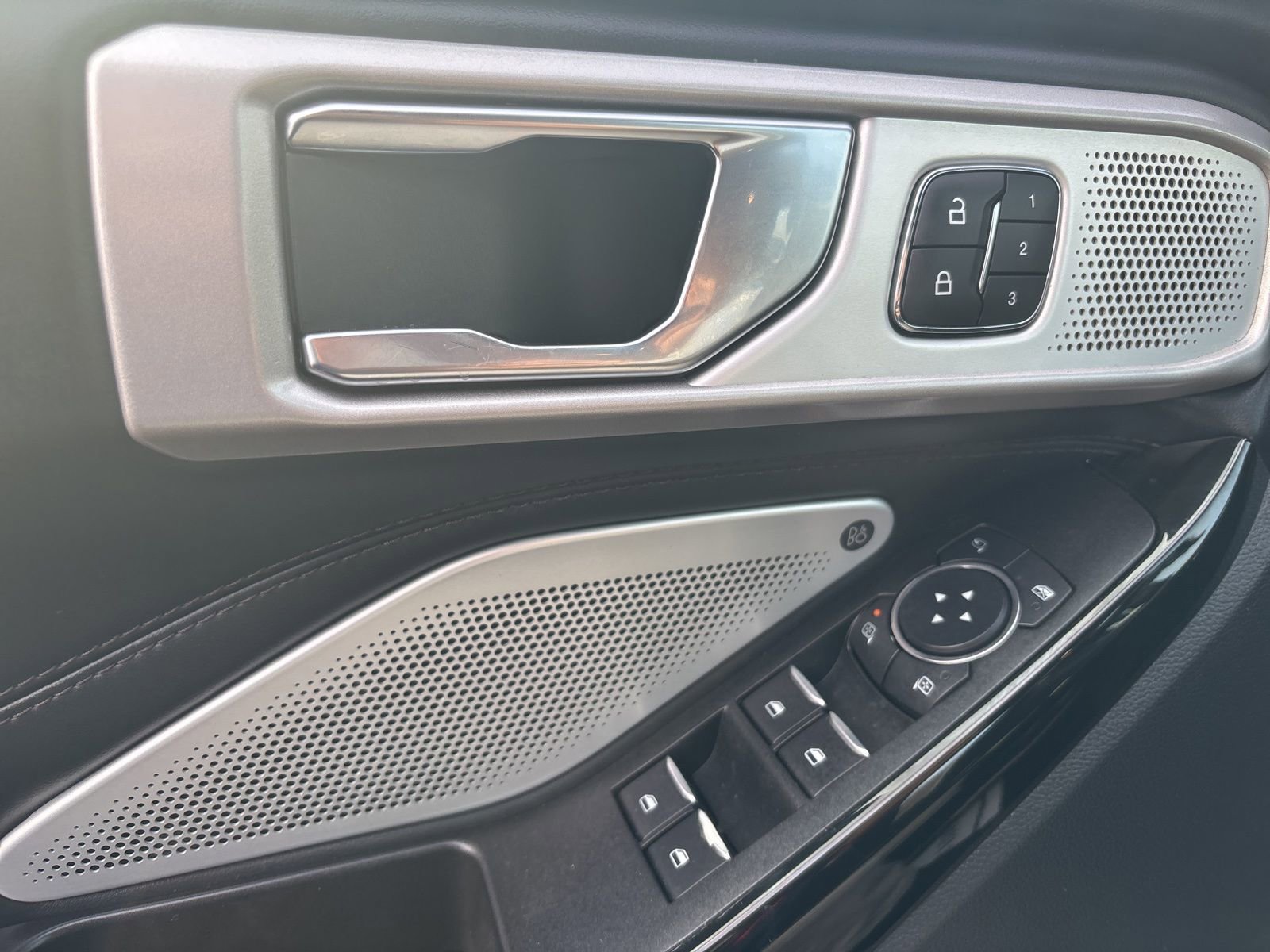 Used 2022 Ford Explorer Platinum w/ Equipment Group 601A image 28