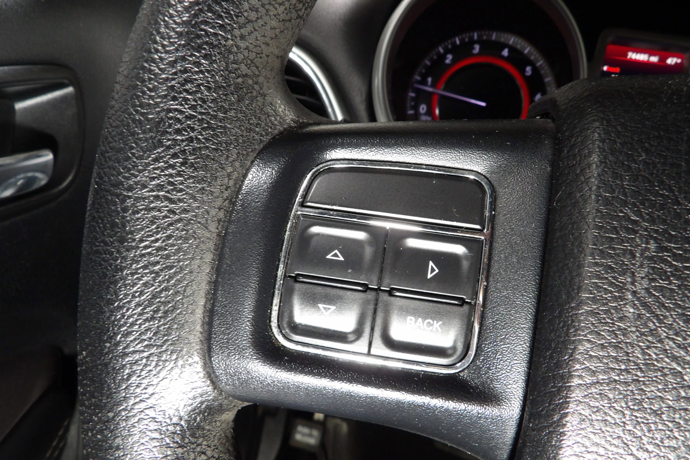 Used 2018 Dodge Journey SE w/ Blacktop Package image 19