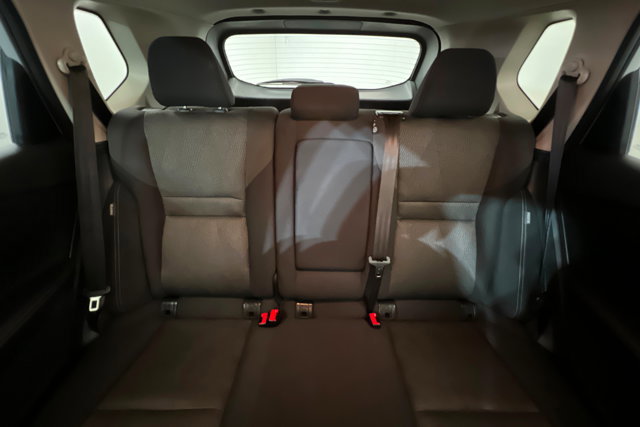 Used 2024 Nissan Rogue SV image 25