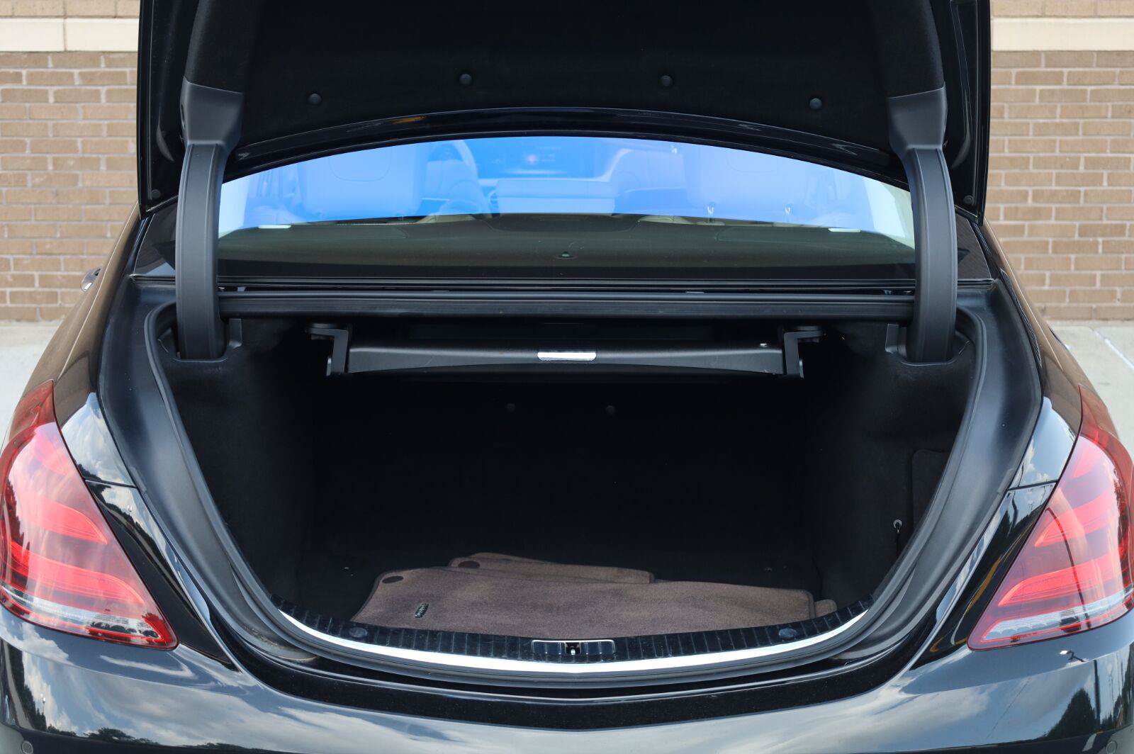 Used 2018 Mercedes-Benz S 560 Sedan image 12