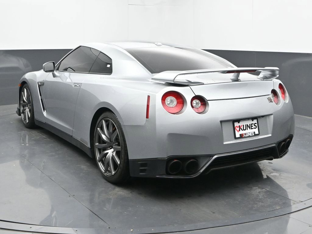 Used 2012 Nissan GT-R Premium image 8