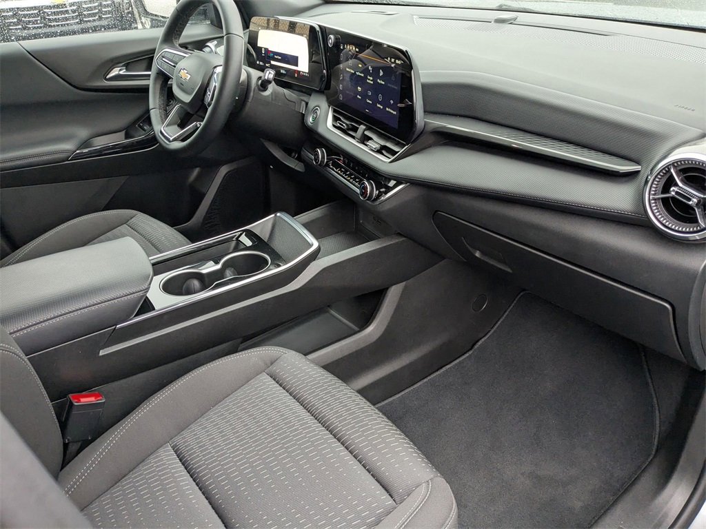 Used 2025 Chevrolet Equinox LT image 36