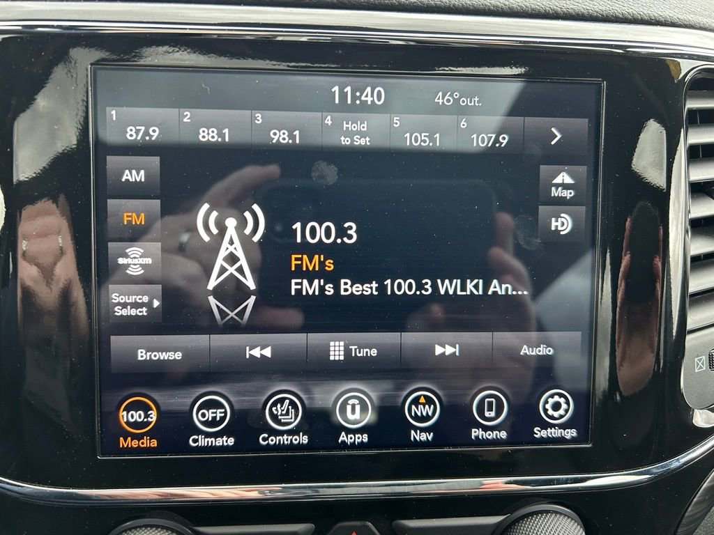 Used 2022 Jeep Grand Cherokee Laredo X image 24