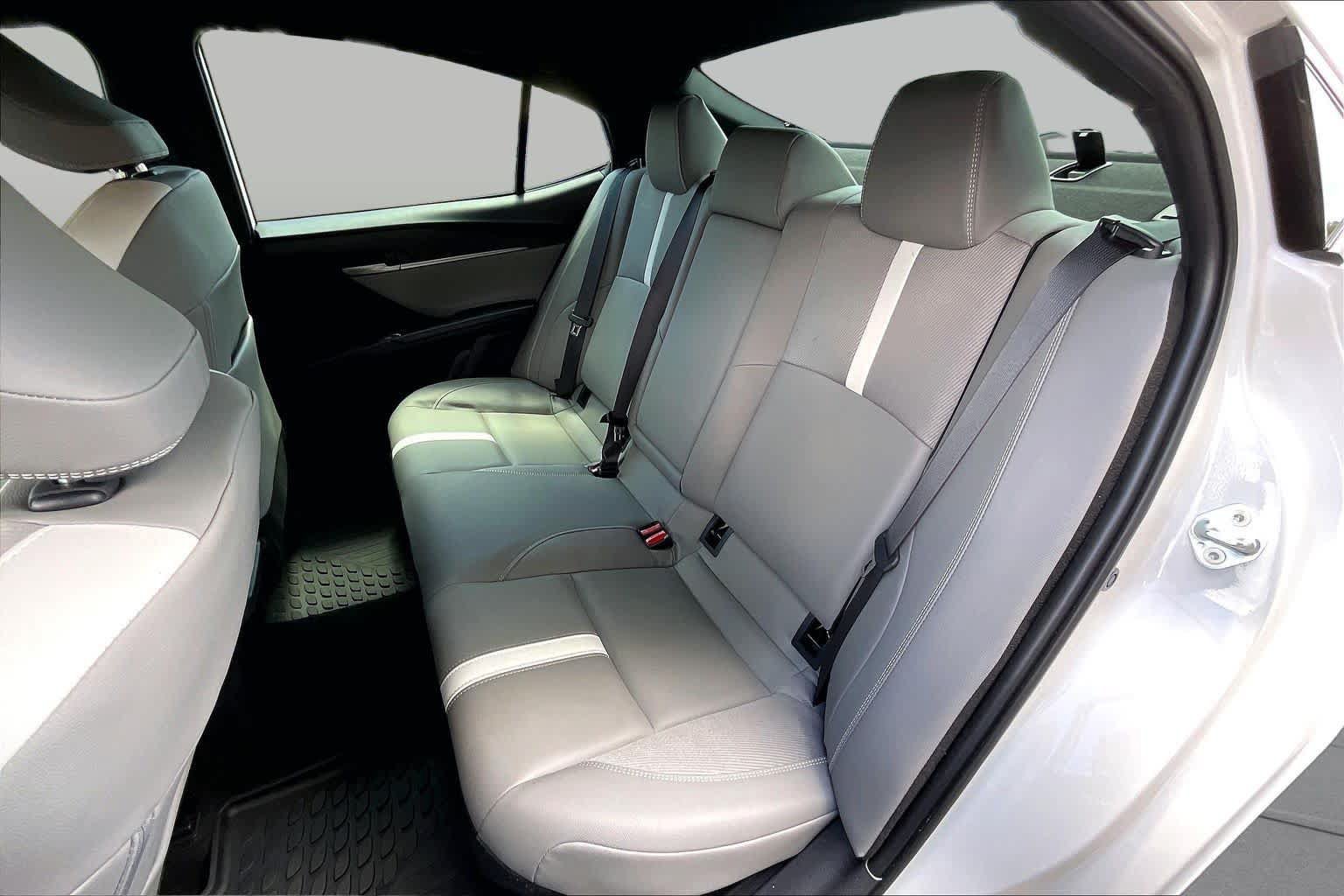 Used 2026 Toyota Camry SE w/ Convenience Package FWD image 25