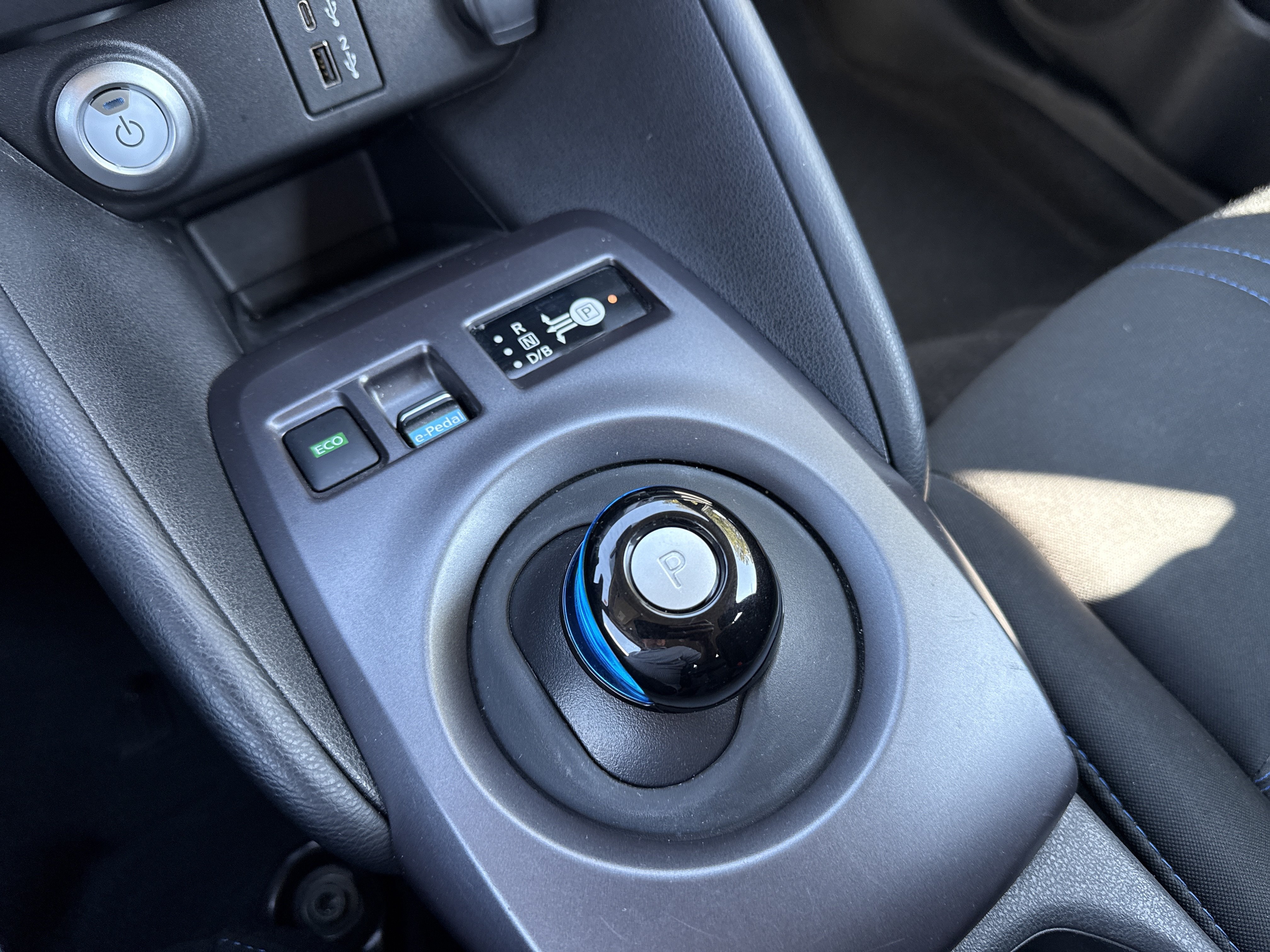Certified 2025 Nissan Leaf S FWD image 18