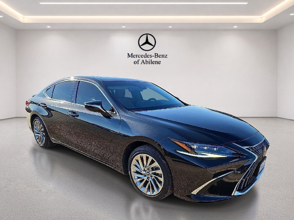 Used 2022 Lexus ES 300h Ultra Luxury w/ Accessory Package 2 FWD image 10