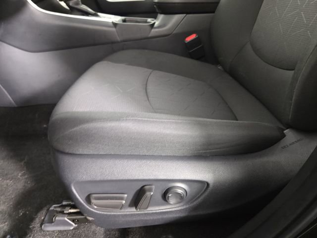 Used 2025 Toyota RAV4 XLE image 28
