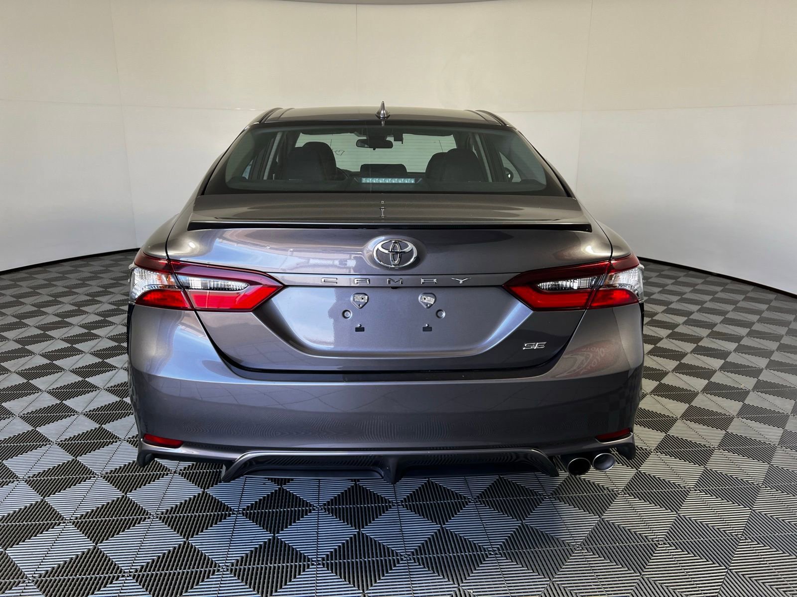 Used 2023 Toyota Camry SE FWD image 6