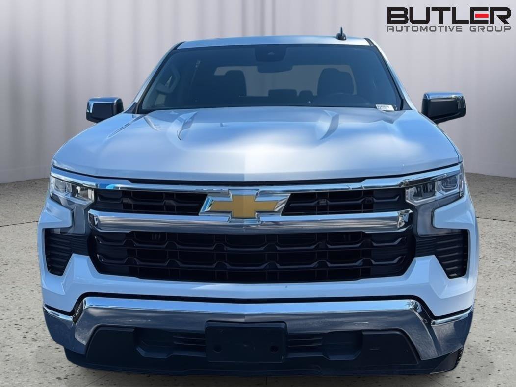 Used 2025 Chevrolet Silverado 1500 LT RWD image 3