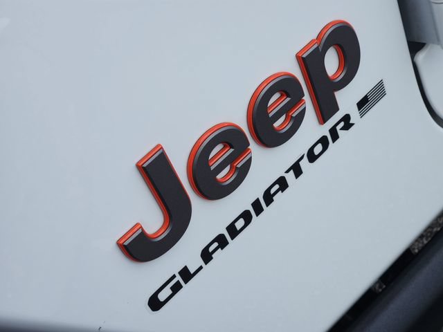 Used 2026 Jeep Gladiator Mojave AWD/4WD image 9