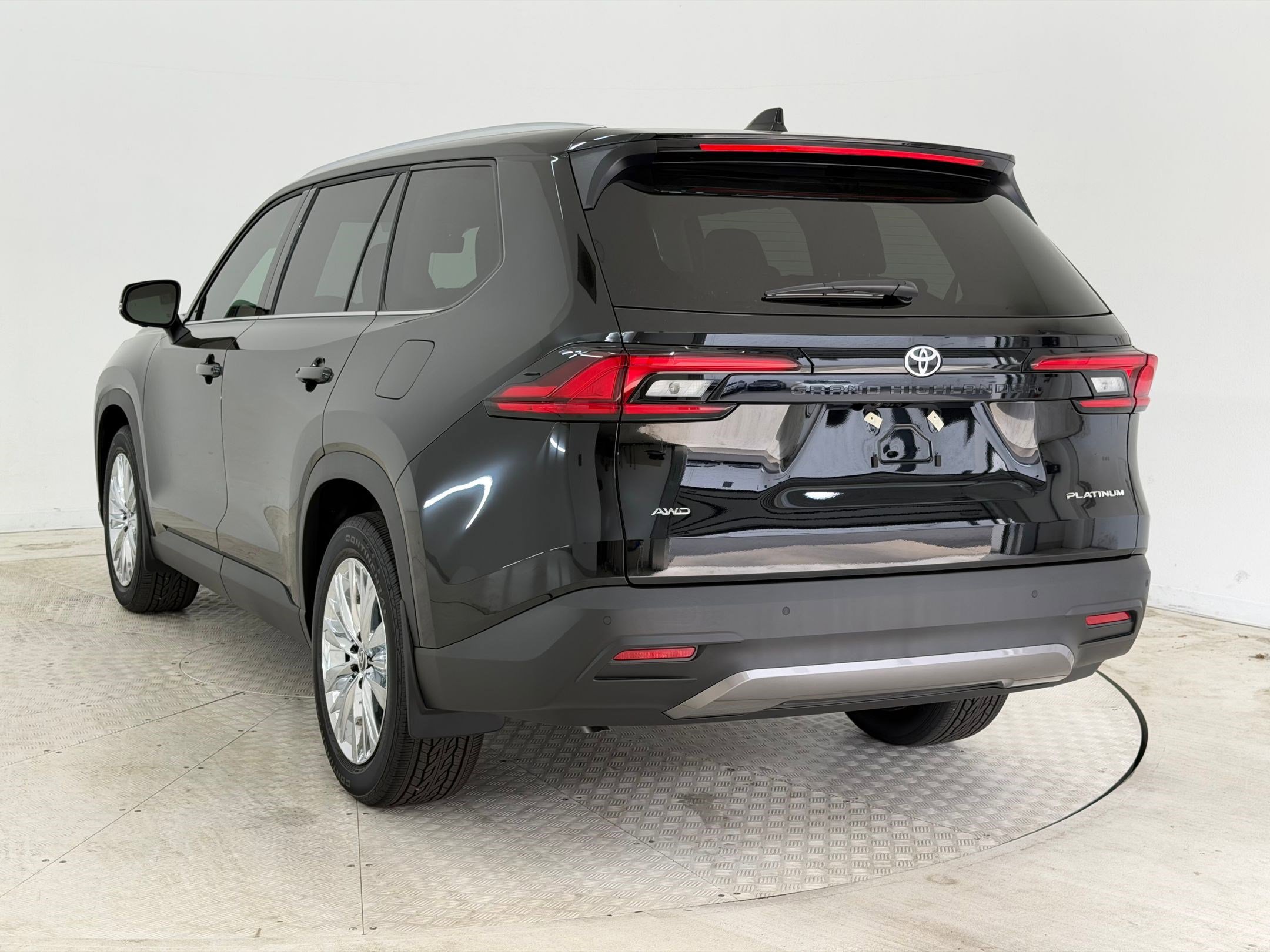 Used 2026 Toyota Grand Highlander Platinum image 2