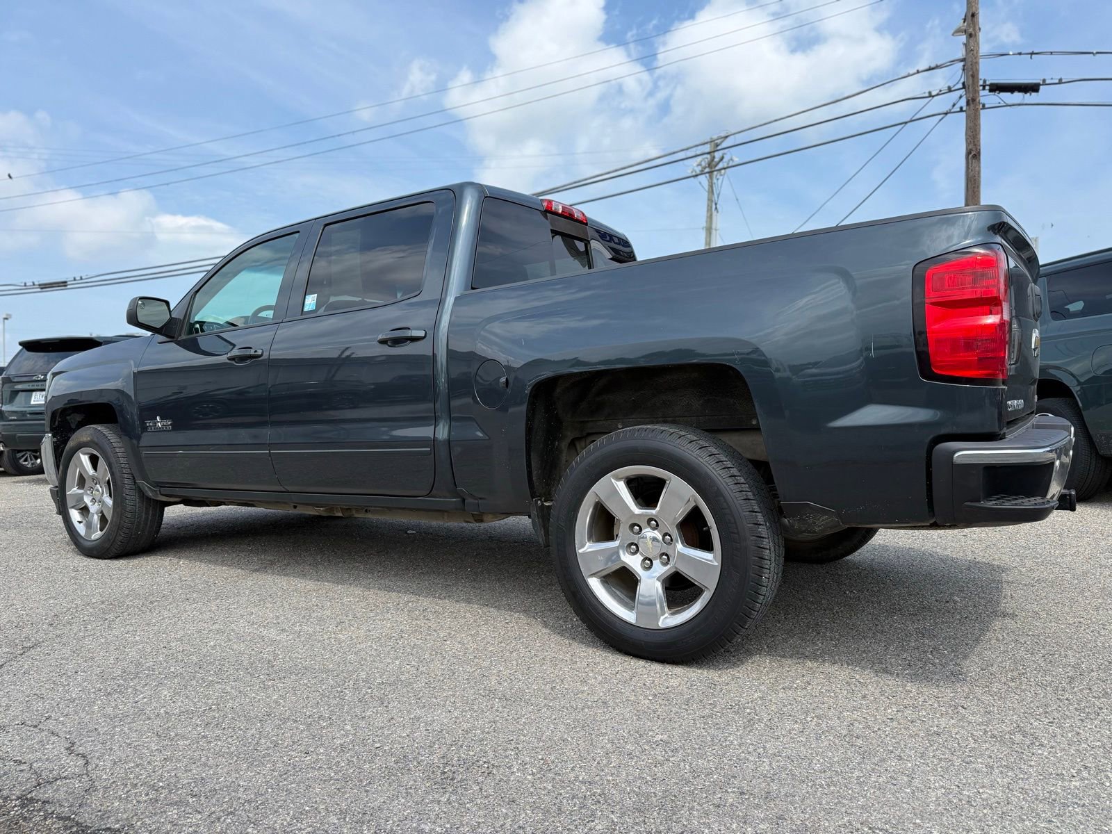 Used 2017 Chevrolet Silverado 1500 LT w/ Texas Edition RWD image 5