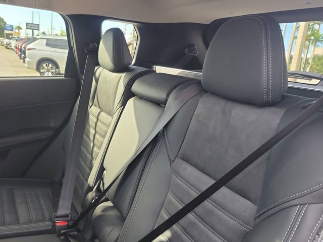 New 2026 Mitsubishi Outlander SE FWD image 13
