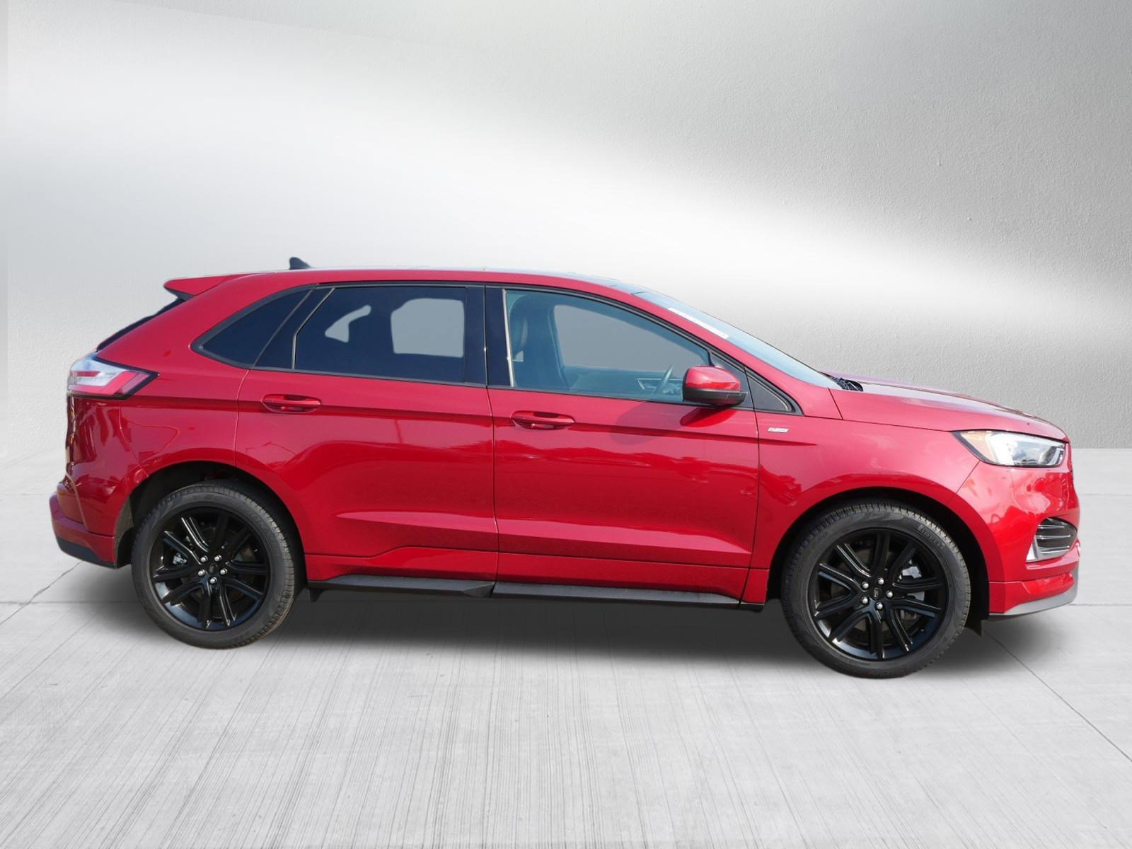 Used 2023 Ford Edge ST-Line w/ Class II Trailer Tow Package AWD/4WD image 8