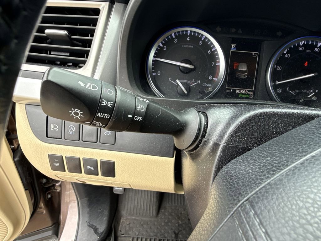 Used 2017 Toyota Highlander Limited AWD/4WD image 27