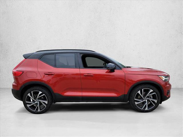 Used 2022 Volvo XC40 T5 R-Design AWD/4WD image 4