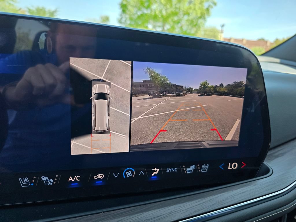 New 2026 Chevrolet Suburban Premier RWD image 15