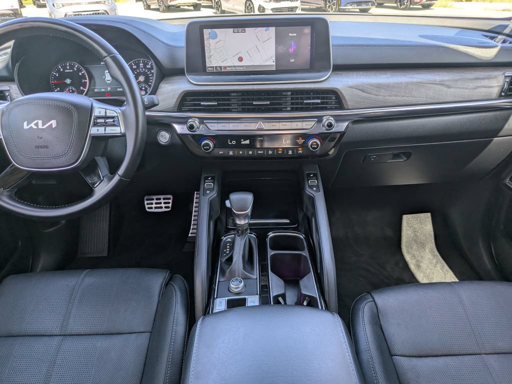 Certified 2022 Kia Telluride SX w/ Towing Package FWD image 17