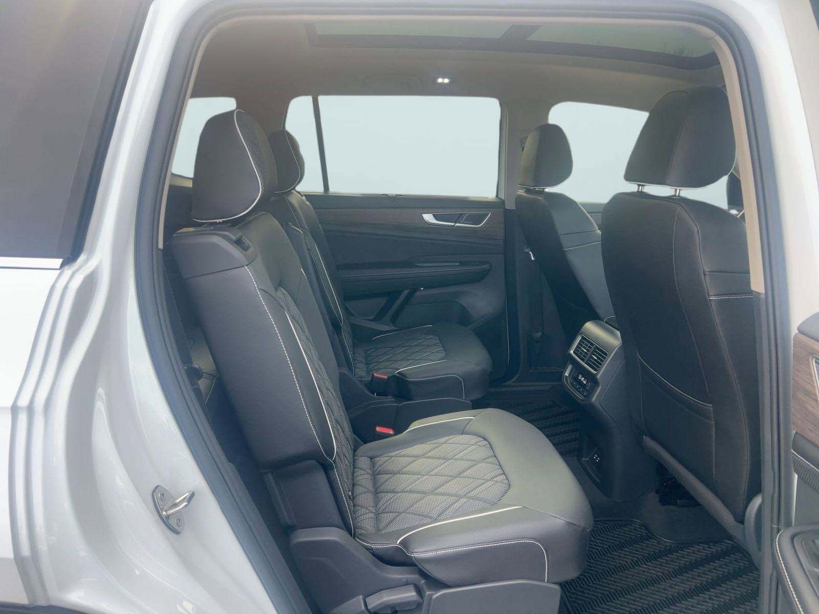 New 2026 Volkswagen Atlas SEL Premium R-Line image 26