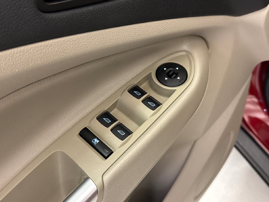 Used 2016 Ford Escape SE w/ Equipment Group 201A FWD image 20