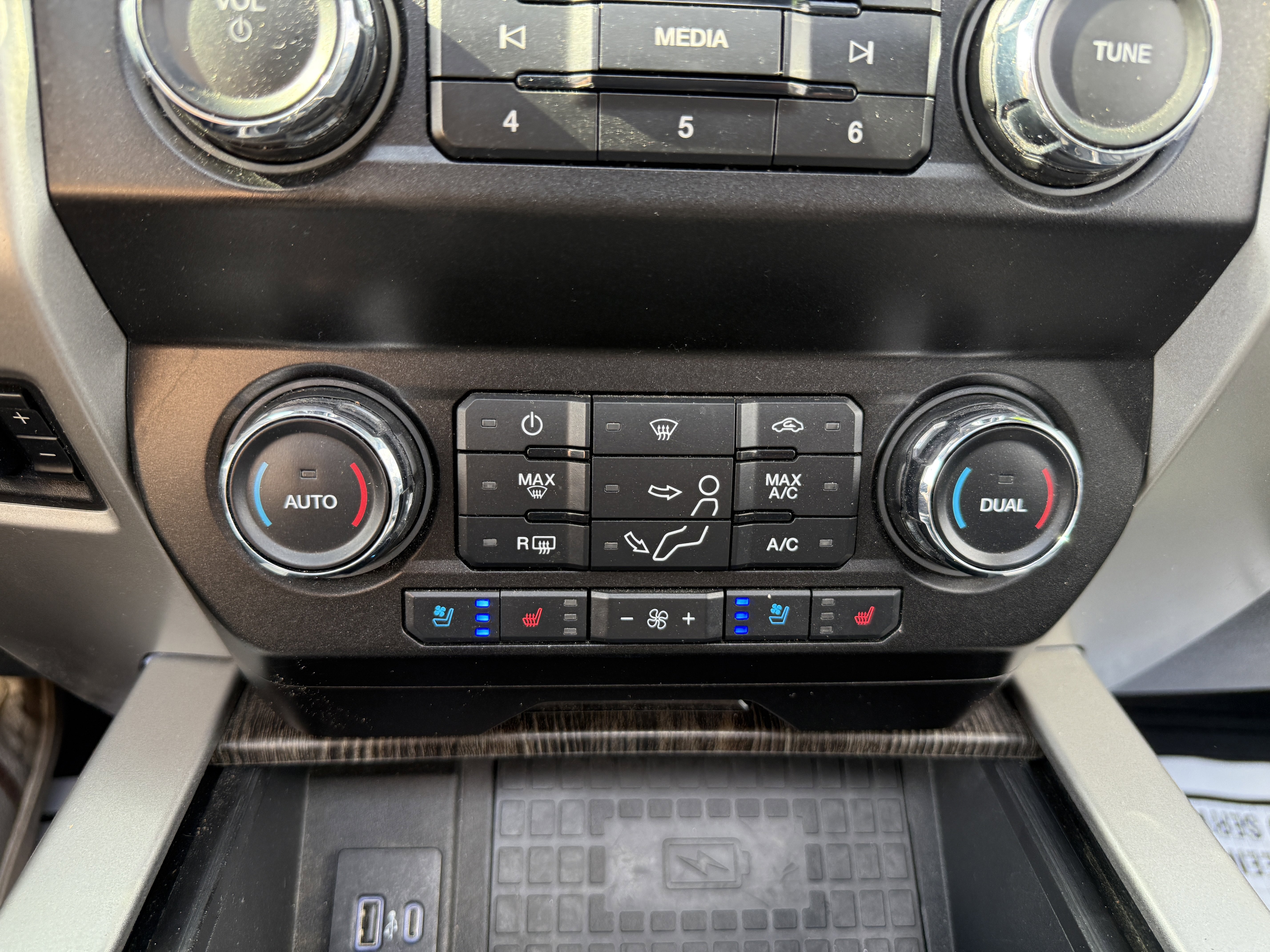 Used 2021 Ford F250 Lariat image 23