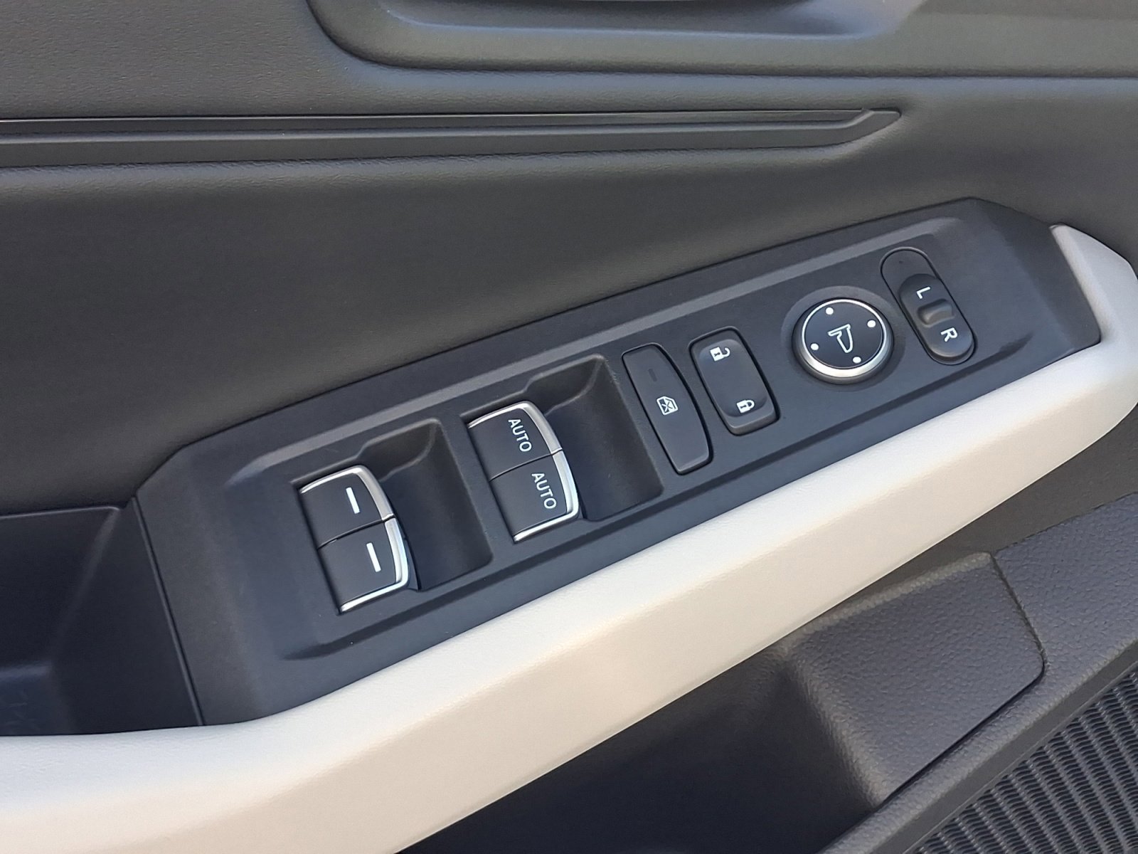 Used 2025 Honda Accord SE image 13