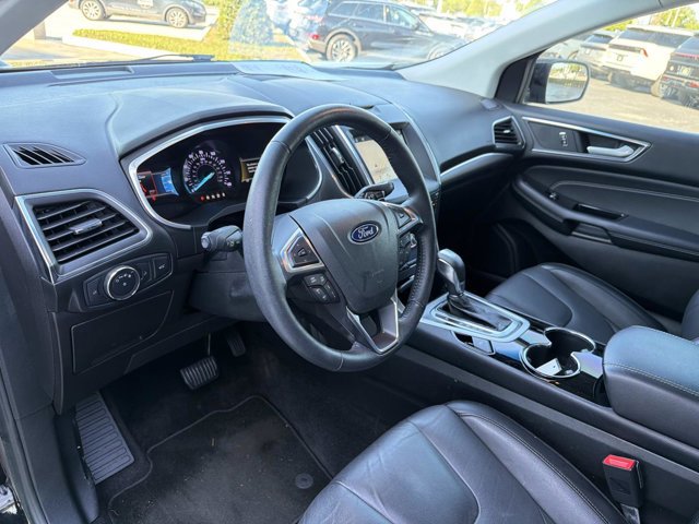 Used 2018 Ford Edge Titanium w/ Ford Safe & Smart Package FWD image 14