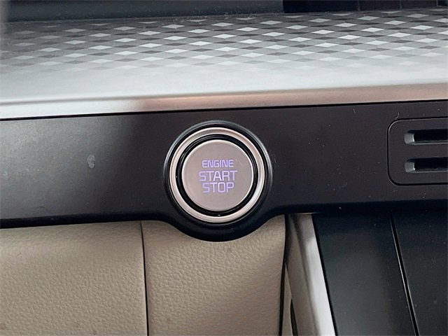 Used 2024 Kia Carnival LX image 16