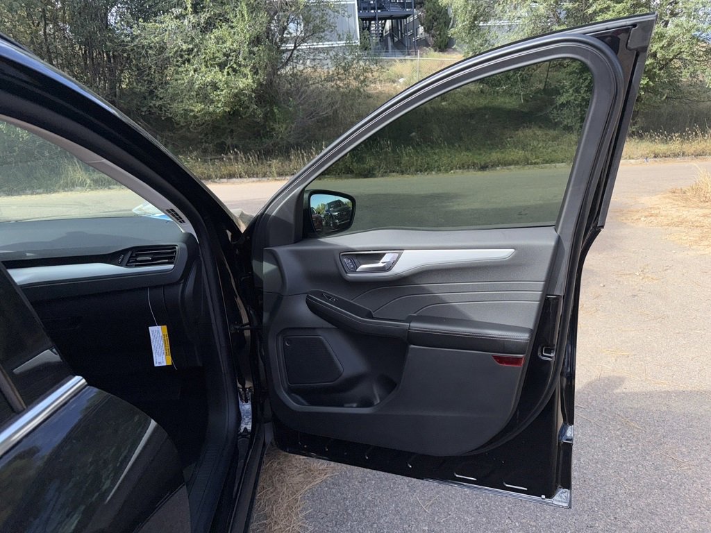 New 2026 Ford Escape Platinum image 25