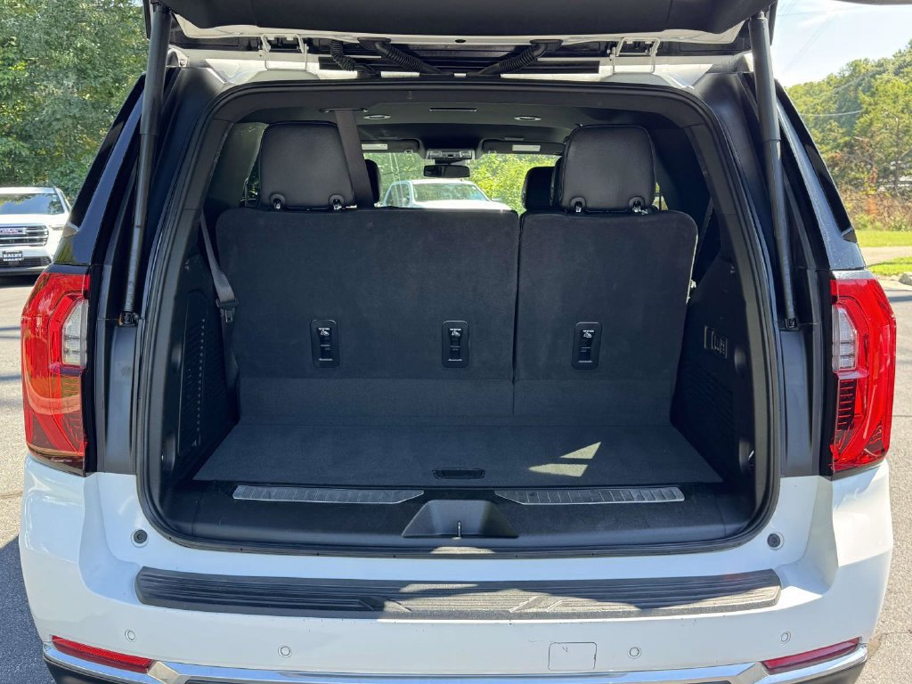 Used 2025 GMC Yukon Denali AWD/4WD image 17