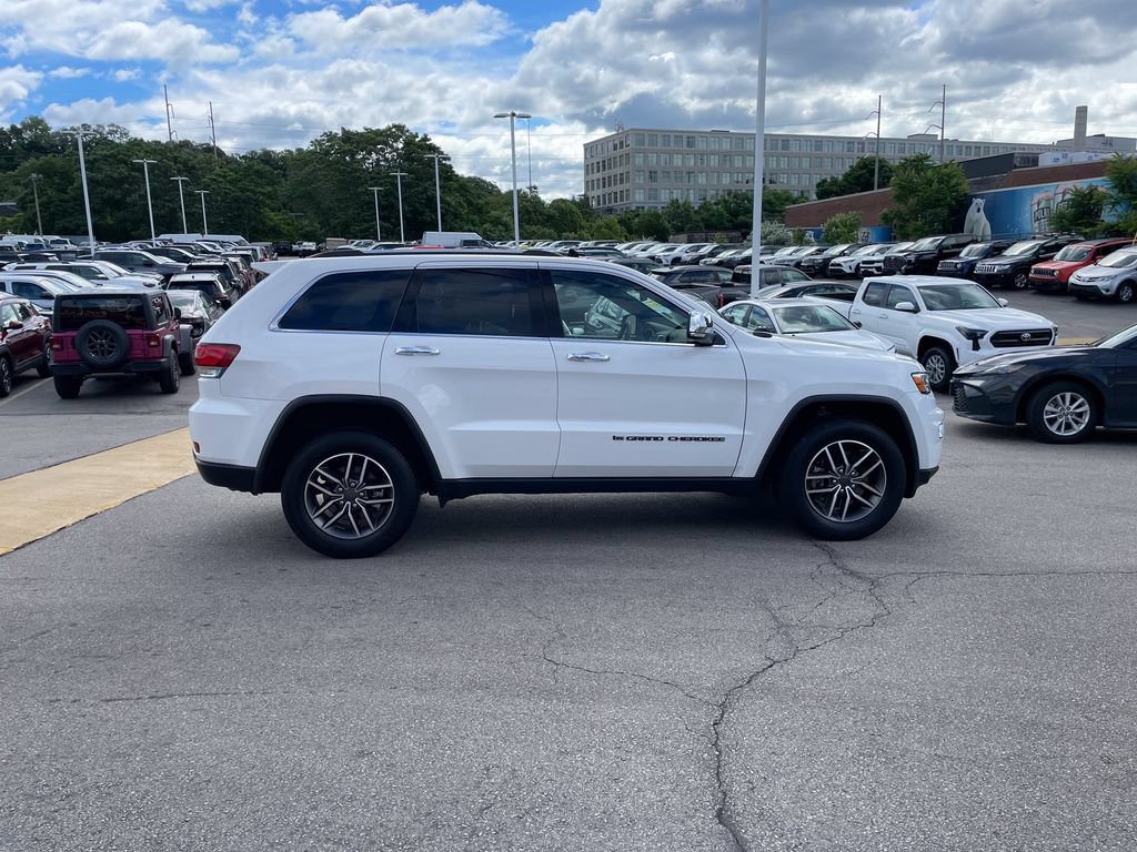 Used 2022 Jeep Grand Cherokee Limited AWD/4WD image 7