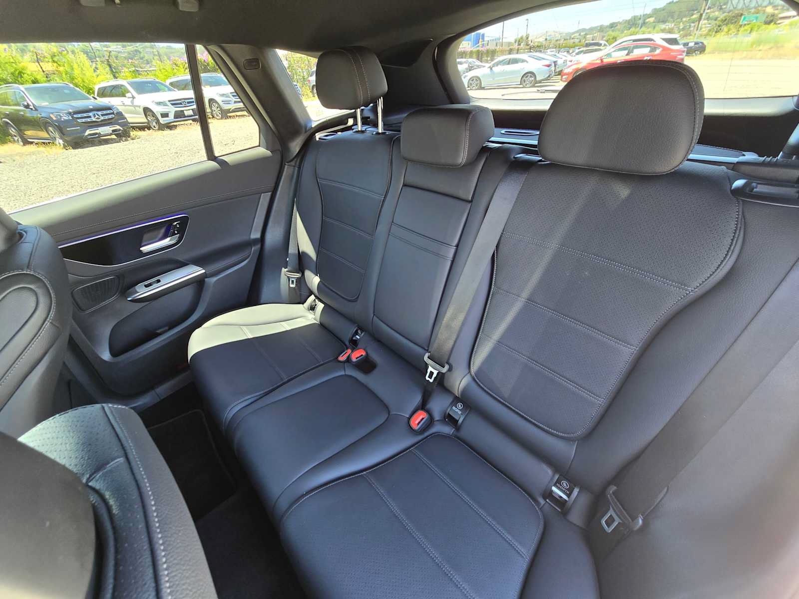 Used 2025 Mercedes-Benz GLC 300 image 17