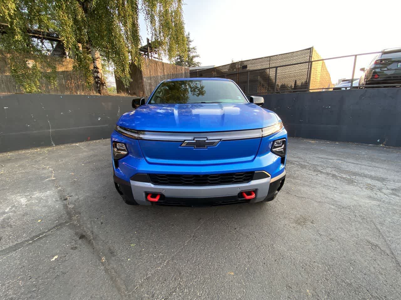Used 2026 Chevrolet Silverado EV Trail Boss AWD/4WD image 9