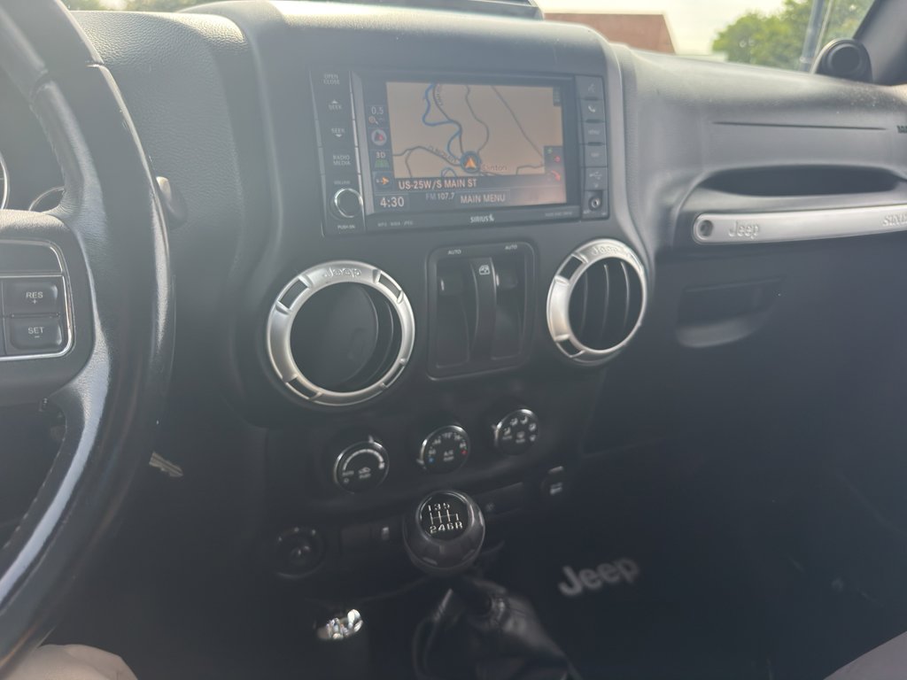 Used 2013 Jeep Wrangler Rubicon w/ PWR Convenience Group AWD/4WD image 10