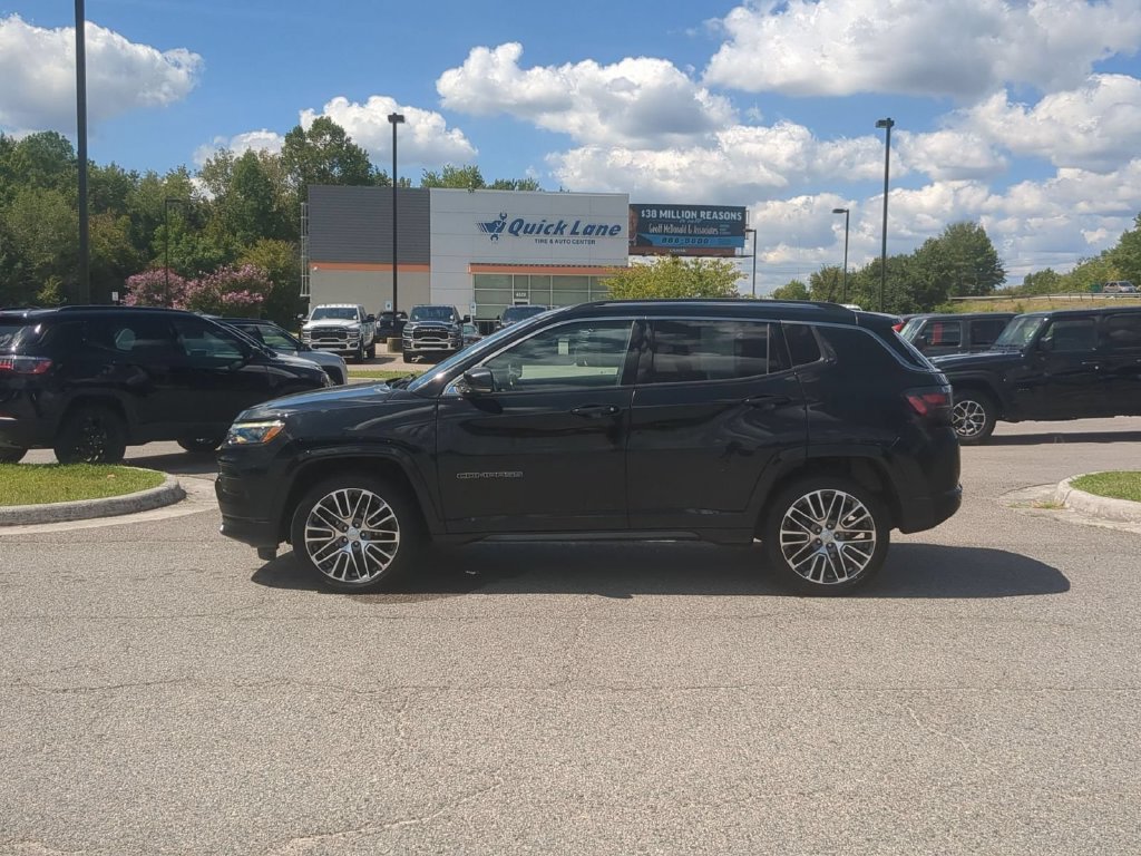 Certified 2022 Jeep Compass Limited w/ Elite Group AWD/4WD image 2