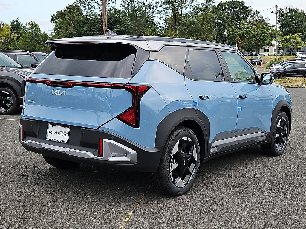 New 2027 Kia Seltos S FWD image 5