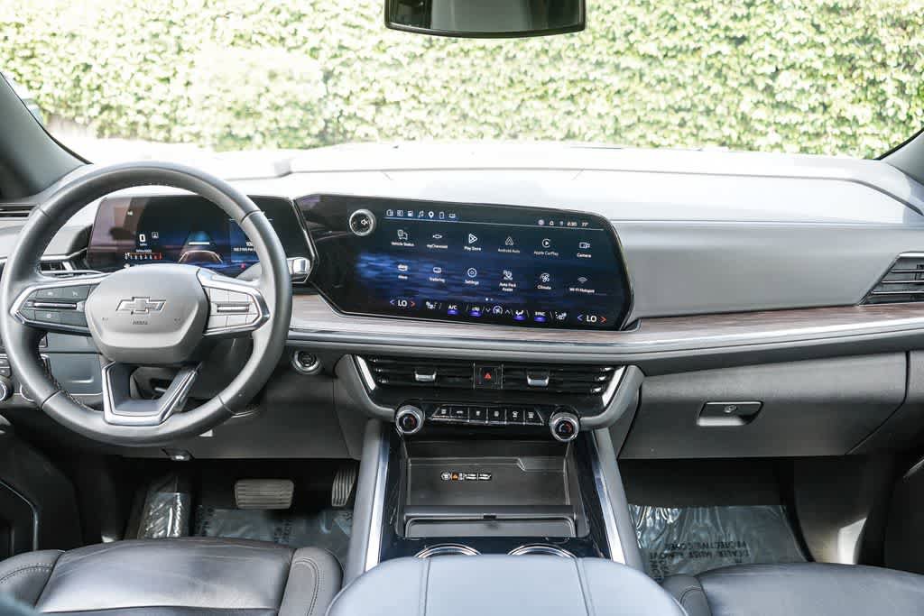 Used 2025 Chevrolet Suburban Z71 AWD/4WD image 12