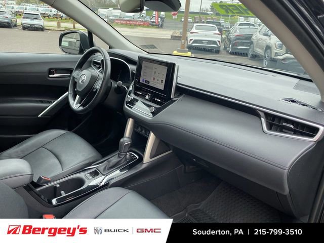 Used 2023 Toyota Corolla Cross XLE w/ Convenience Package image 32