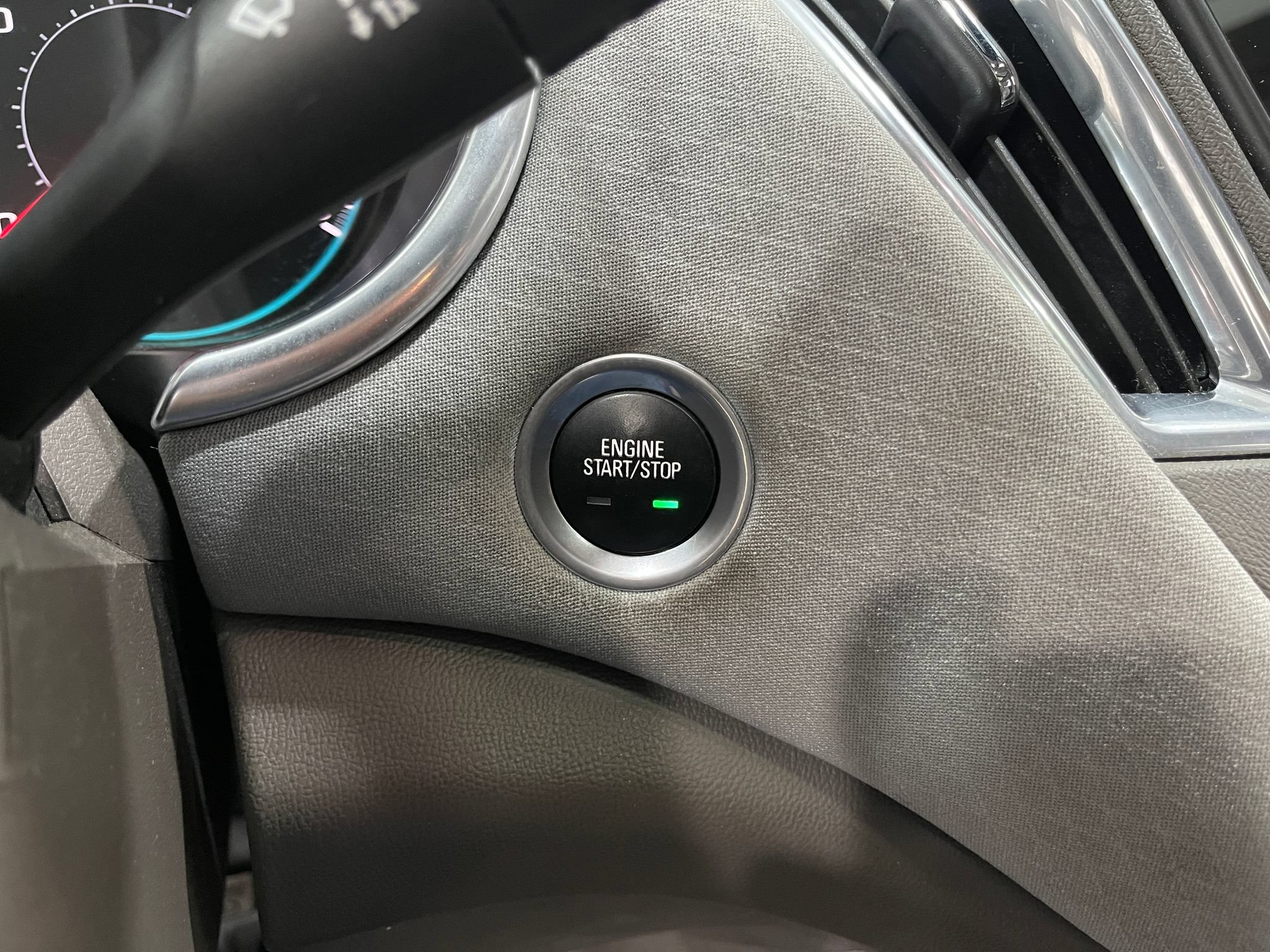 Used 2021 Chevrolet Malibu LT FWD image 19