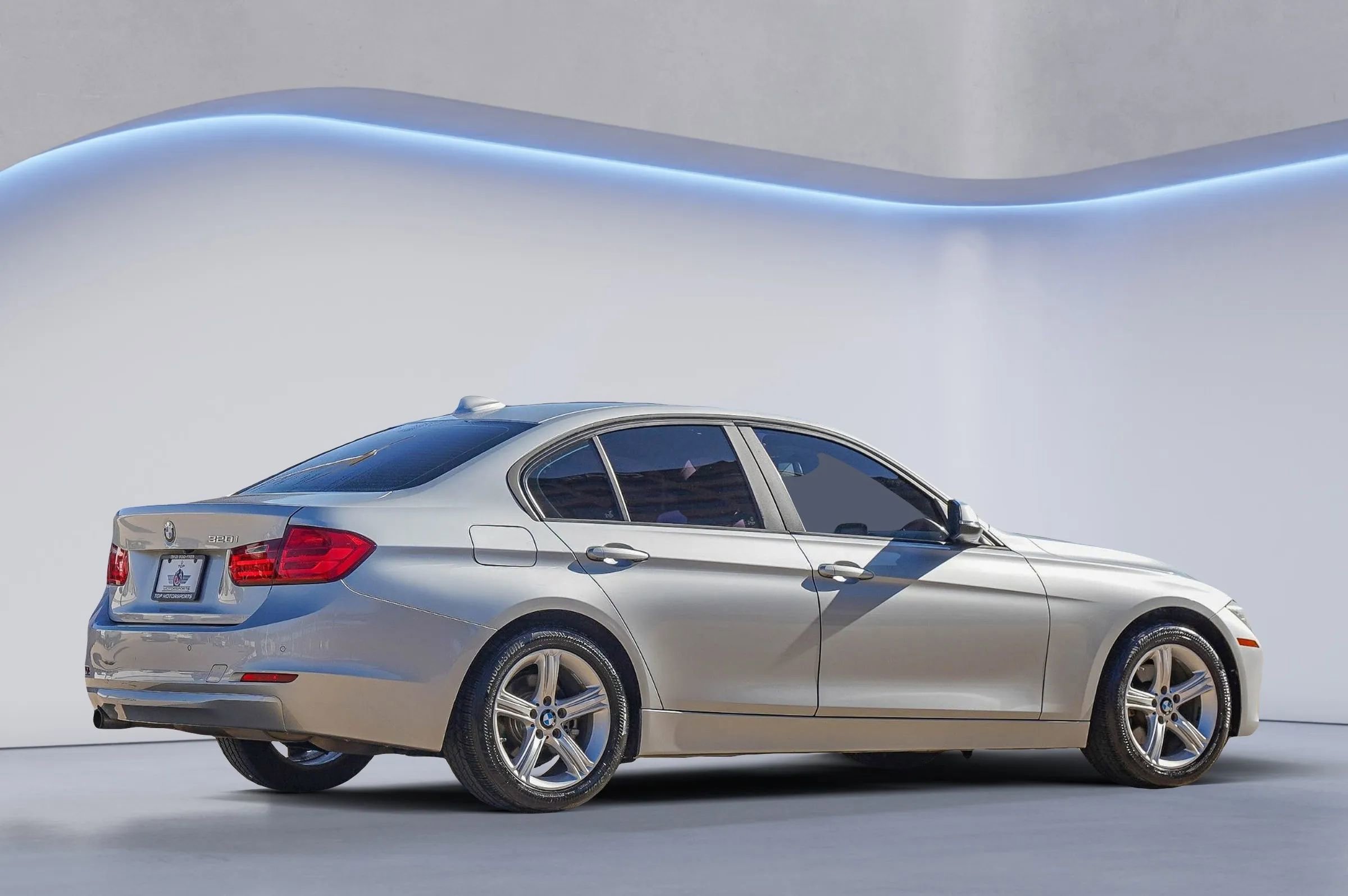 Used 2014 BMW 320i Sedan RWD image 11