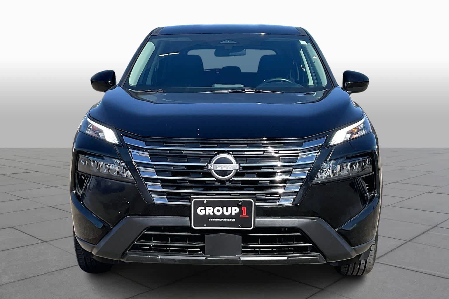 Used 2025 Nissan Rogue SV image 5
