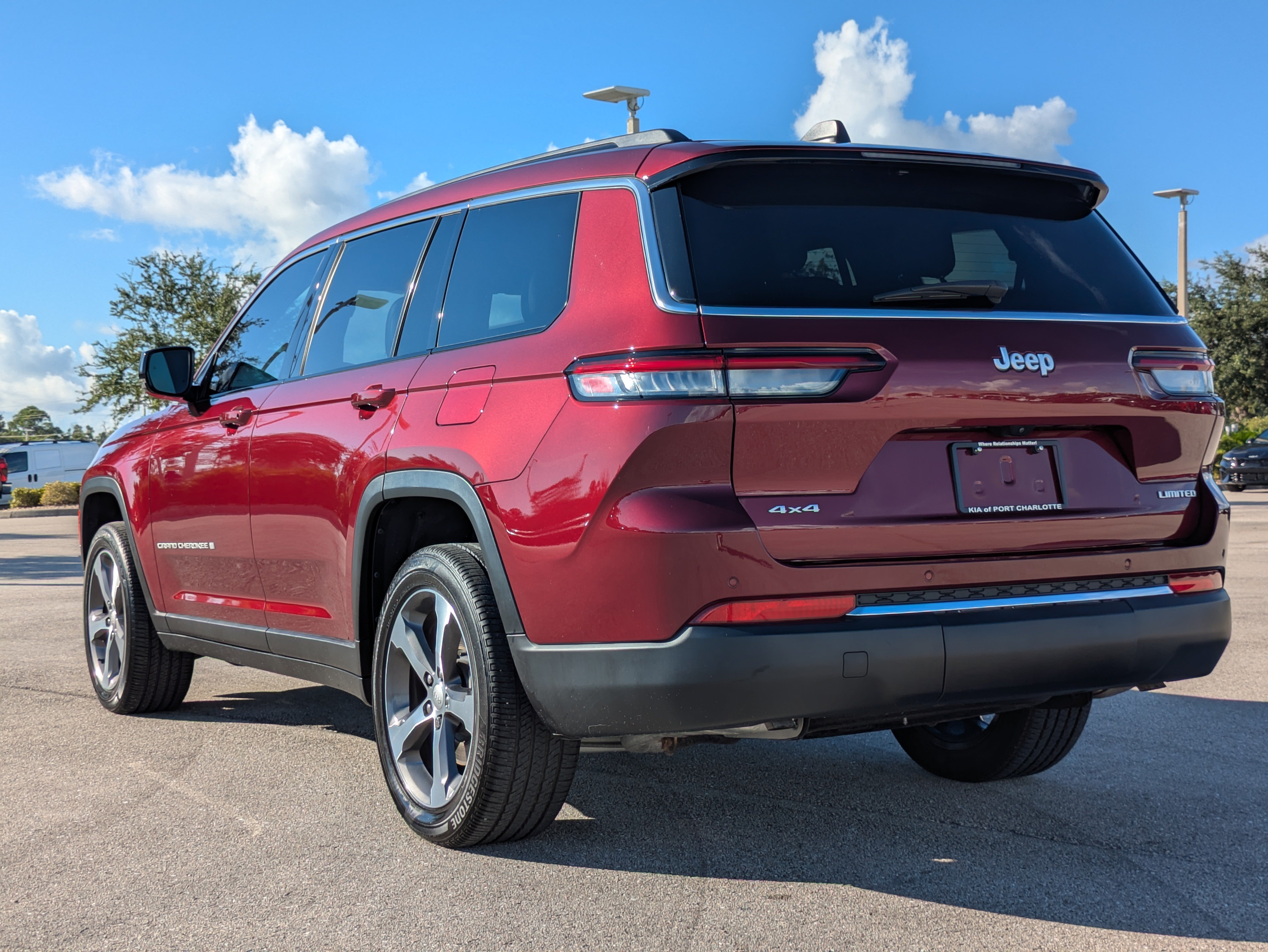 Used 2025 Jeep Grand Cherokee L Limited w/ Trailer Tow Package AWD/4WD image 6