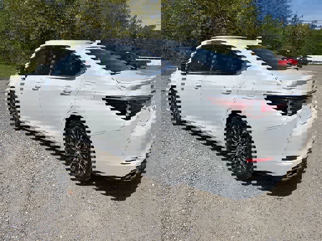 Used 2023 Lexus ES 350 w/ Premium Package FWD image 6