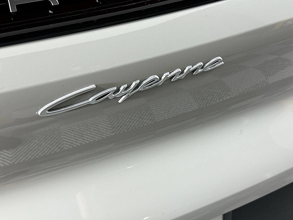 Certified 2025 Porsche Cayenne AWD/4WD image 34