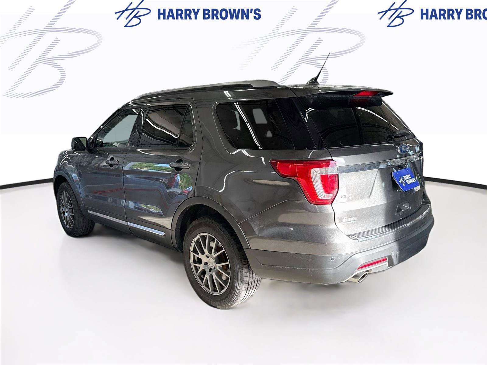 Used 2018 Ford Explorer XLT w/ Equipment Group 201A AWD/4WD image 2
