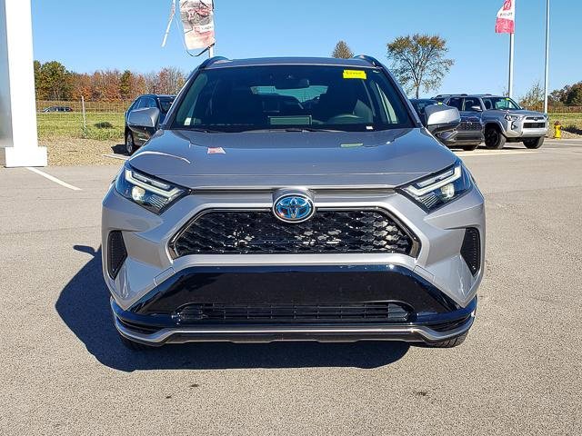 Used 2024 Toyota RAV4 SE image 2