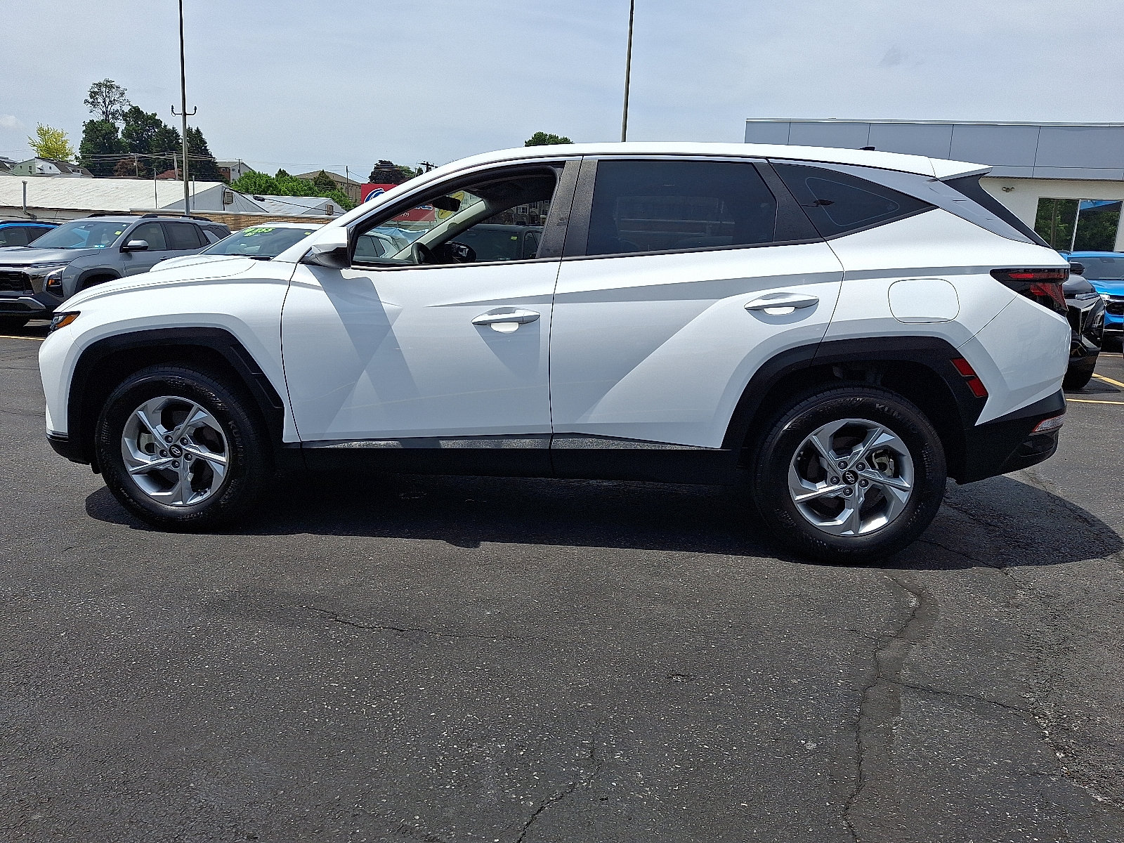 Used 2024 Hyundai Tucson SE AWD/4WD image 2