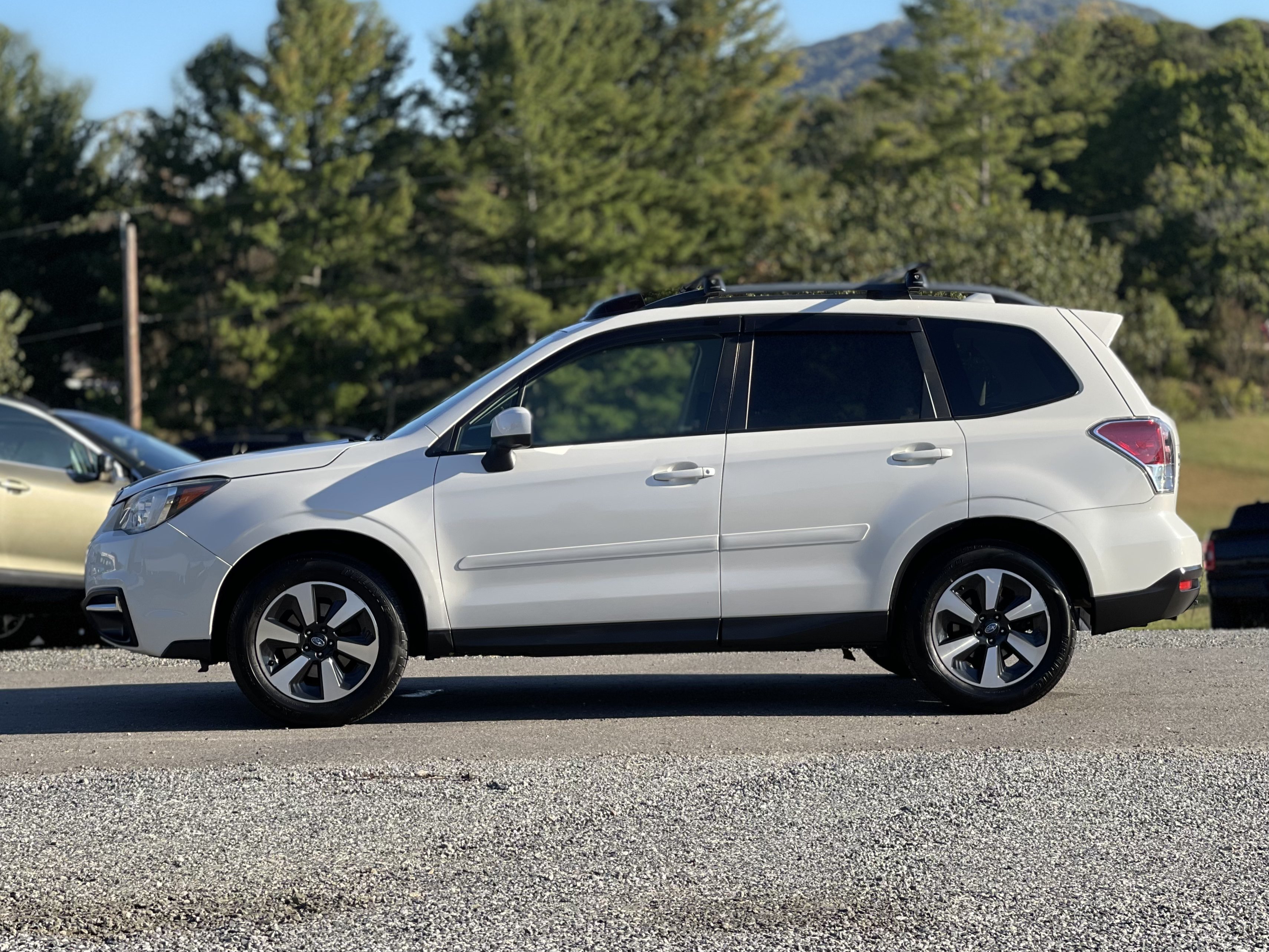 Used 2017 Subaru Forester 2.5i Premium w/ All-Weather Package AWD/4WD image 6